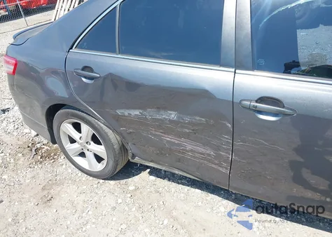 2011 Toyota Camry Se z USA, uszkodzony, nr VIN 4T1BF3EK0BU662087